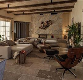  4 Bedroom Villa with Infinity Pool near Rovinj, Istria, Sleeps 8